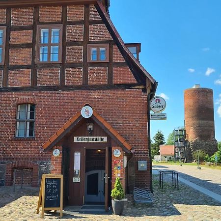 ホテル Schloss Rothenklempenow エクステリア 写真