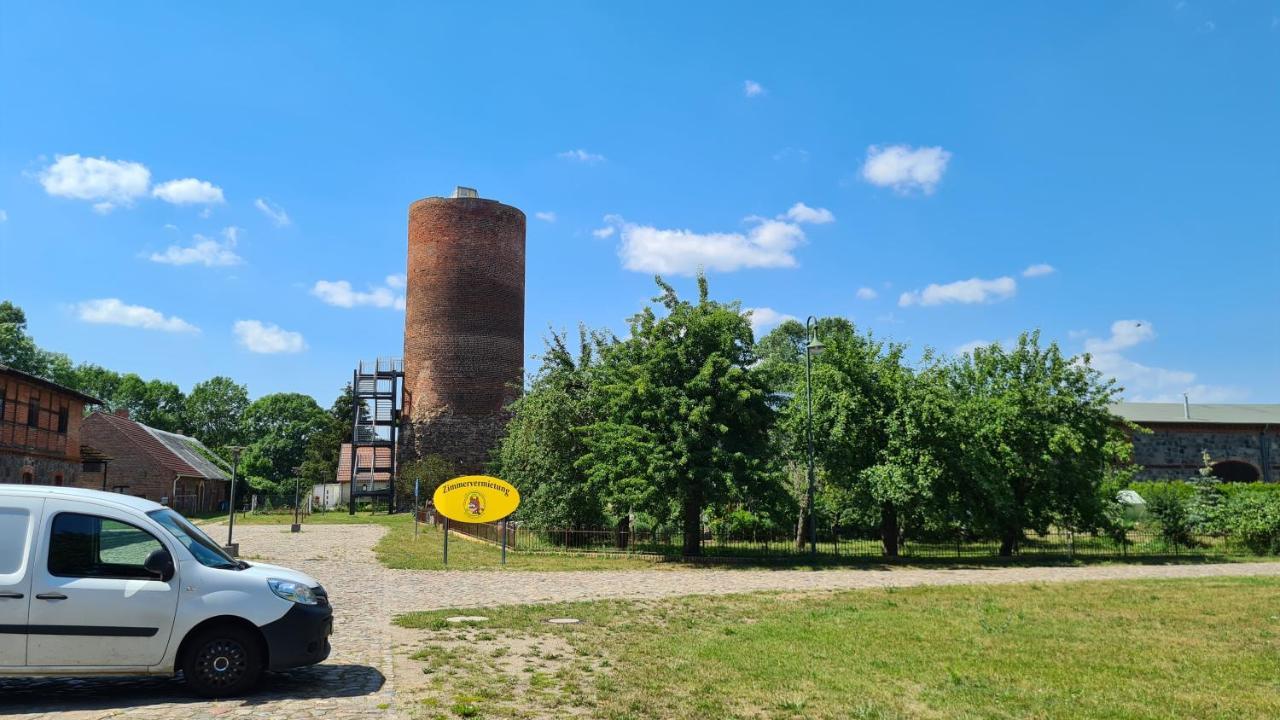ホテル Schloss Rothenklempenow エクステリア 写真