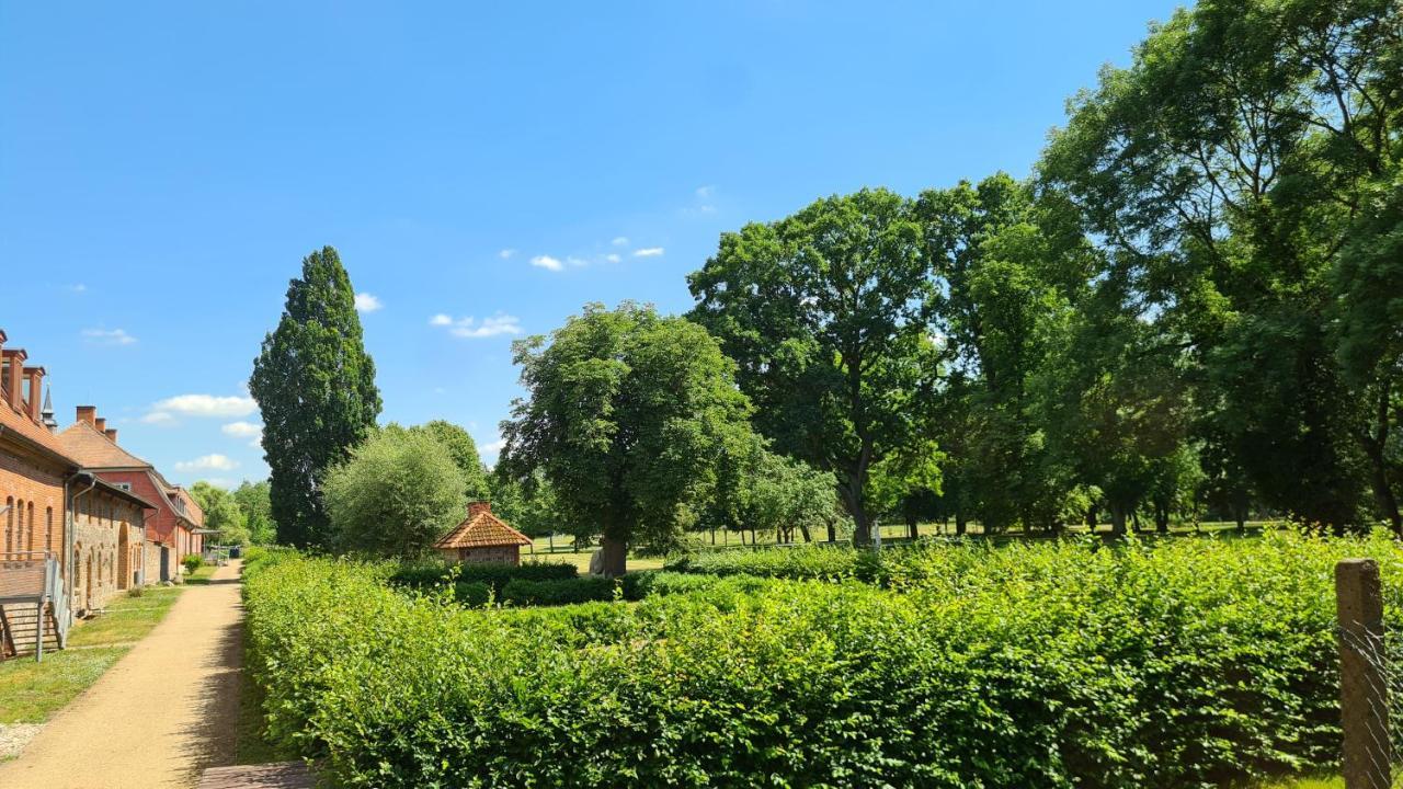 ホテル Schloss Rothenklempenow エクステリア 写真