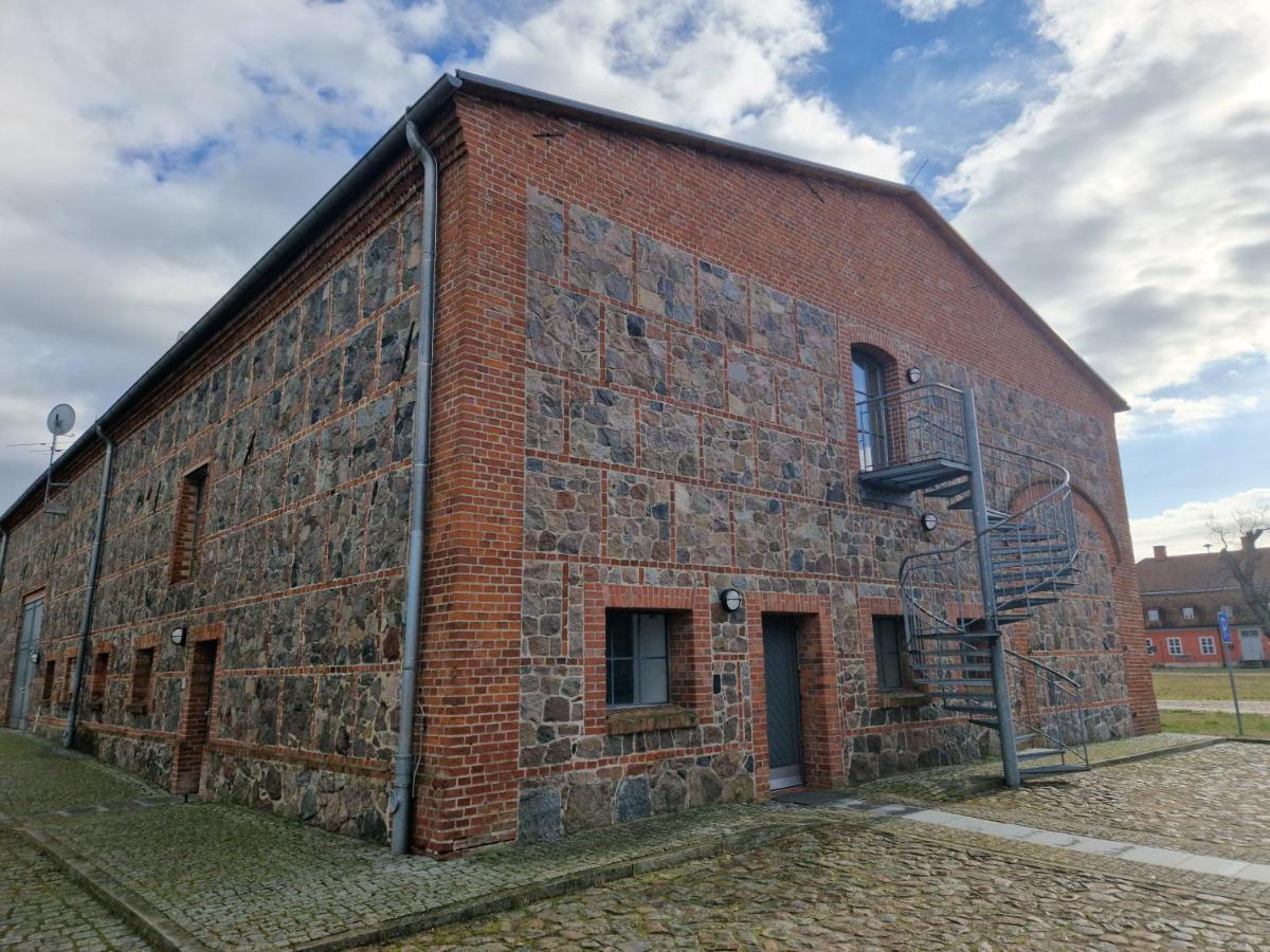 ホテル Schloss Rothenklempenow エクステリア 写真
